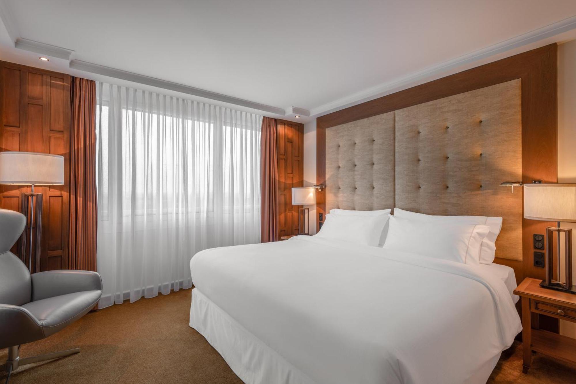 فندق ذا ويستن جراند ميونيخ المظهر الخارجي الصورة A guest room at the hotel