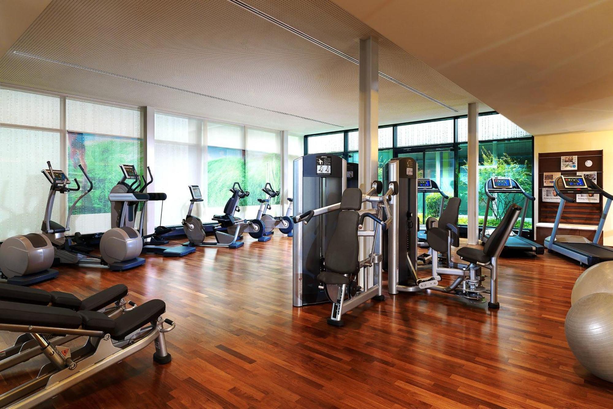 فندق ذا ويستن جراند ميونيخ المظهر الخارجي الصورة The gym at the hotel